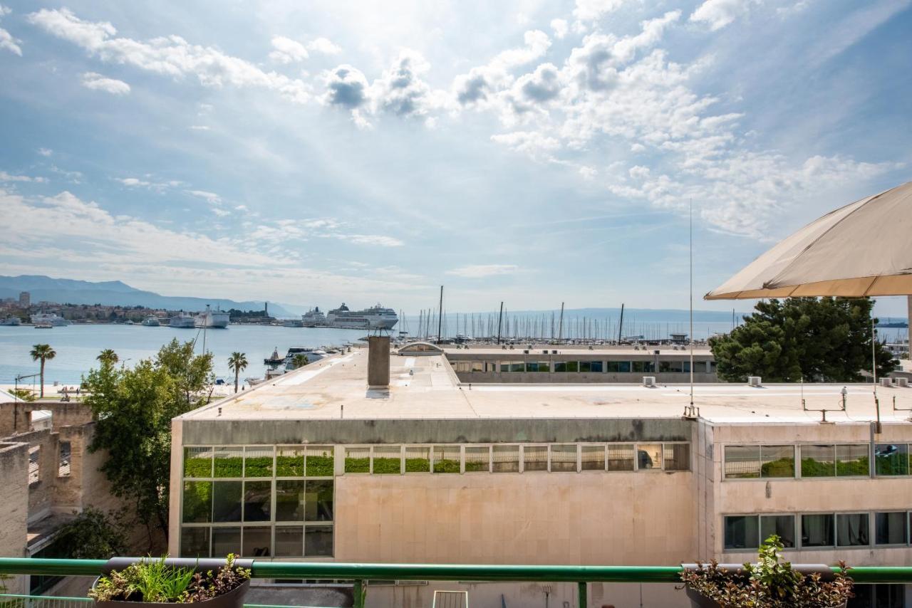 Airy Seafront 1920S Apartment Split Extérieur photo