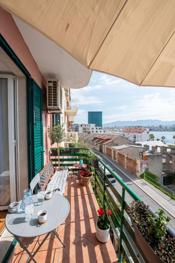 Airy Seafront 1920S Apartment Split Extérieur photo
